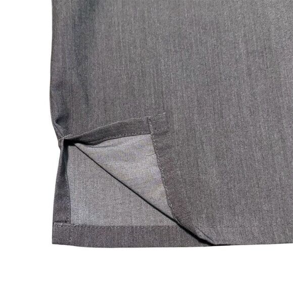 Fabletics Men's Gray V-Neck Scrub Tops Bundle Size M Short Sleeve - Picture 5 of 6